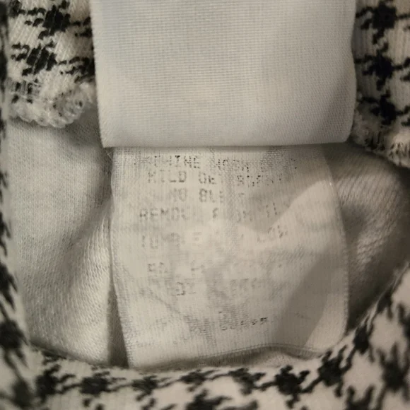 Kelly's Kids Black/white Houndstooth Kids One Piece Romper Apple Design - Picture 4 of 13